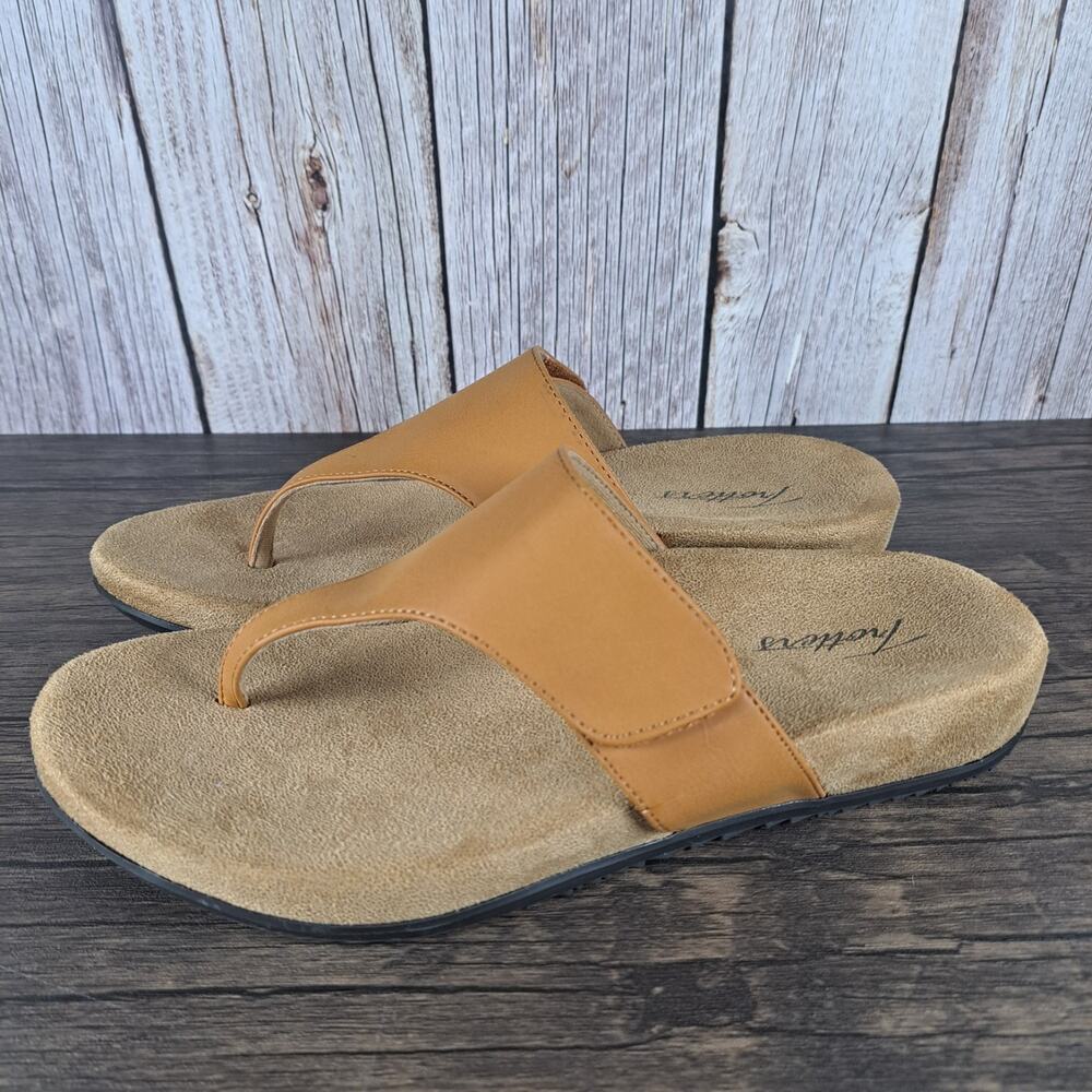 Trotters Petaluma Thong Sandals Women's Sz 8 M Tan (VGC)